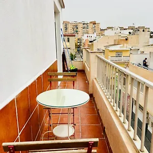 https://apt-grand-studio-huelin.hotelsinnerja.org