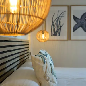 https://apartamentos-ses-veles.ibizaislandhotels.net