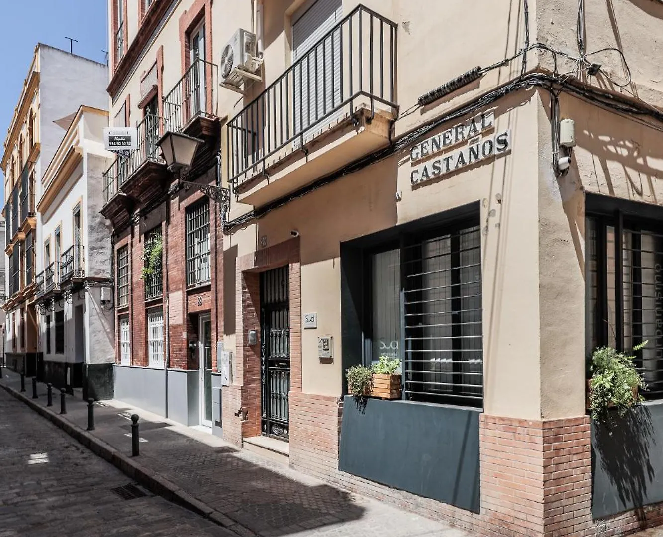 Pure Seville Elegance And Confort